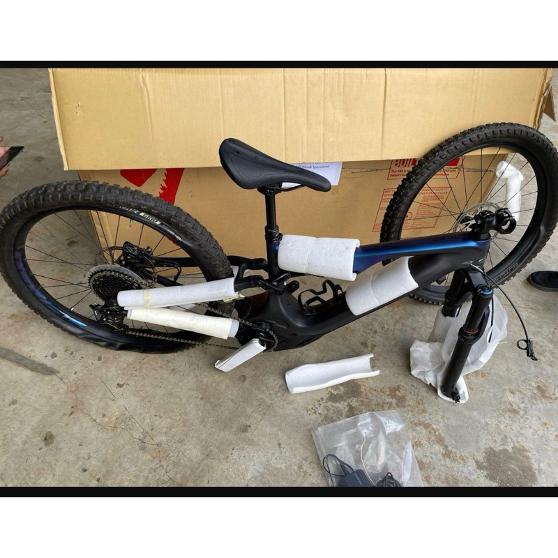 sepeda Listrik MTB Specialized Levo