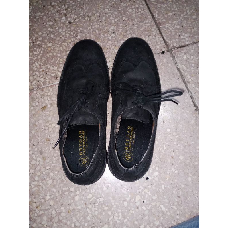 Brygan Sepatu Kulit Hitam