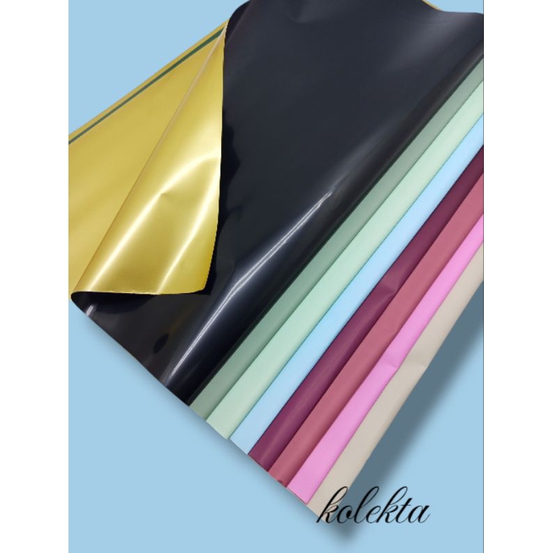 

Kertas Wrapping Chelophane Belkang Warna Gold
