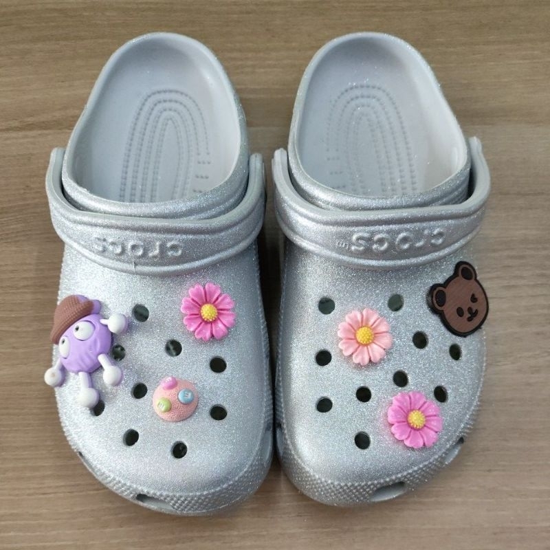 SANDAL CROCS GLITTER CLASSIC SILVER M7W9 40-41 NO CUTTING ASLI ORIGINAL AUTHENTIC 100% MADE IN INDON