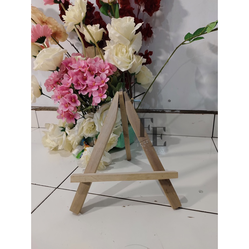 

Stand / Easel / Frame / Lukis Mini