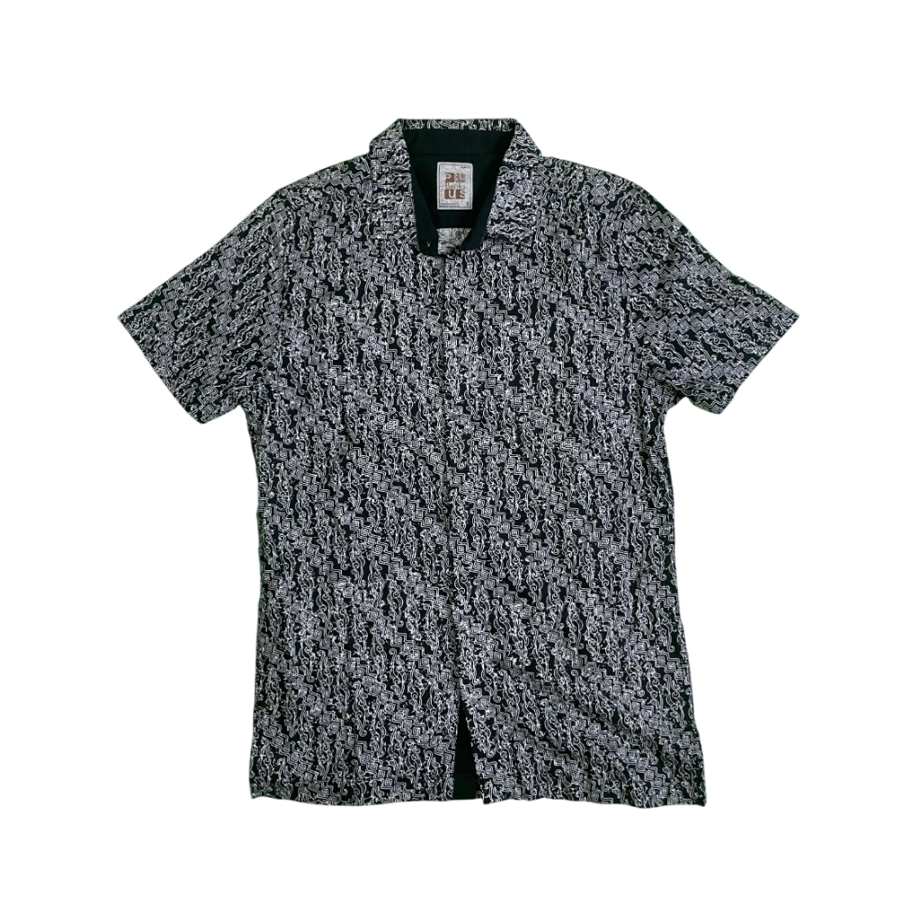 Preloved Kemeja Pendek Batik Hitam Putih Manzone (Batiks Plus Version)