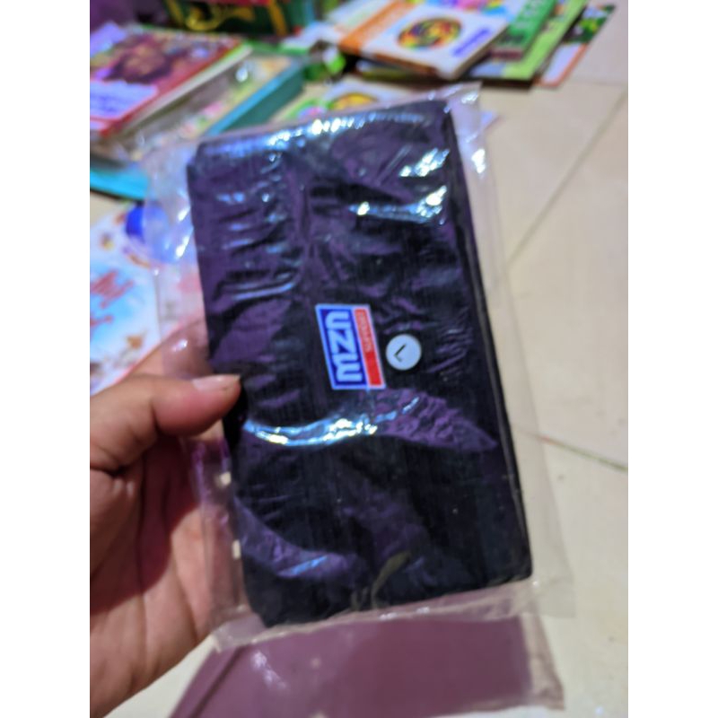 deker lutut kaki