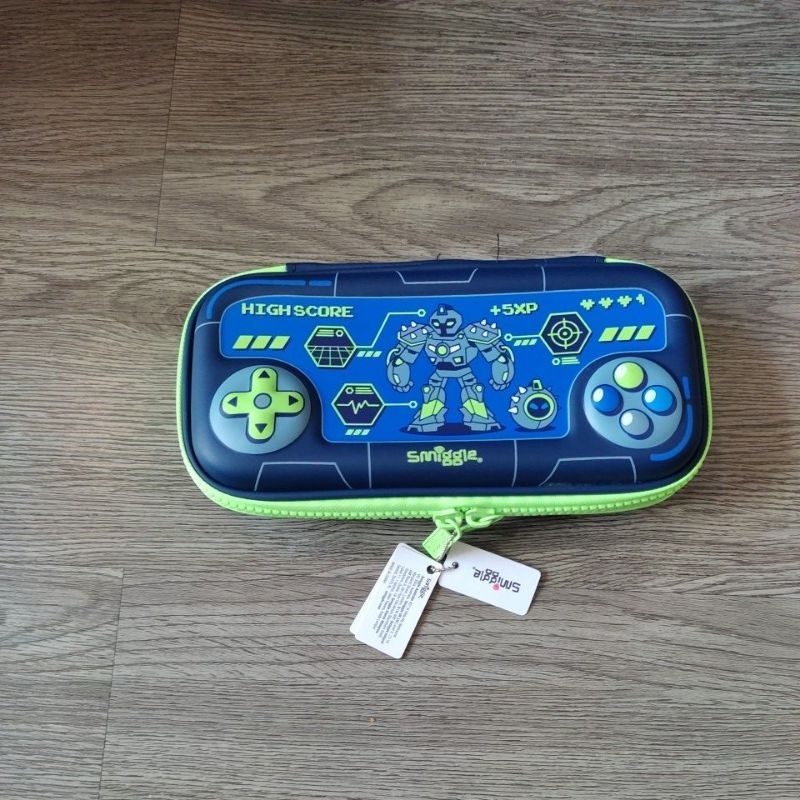 

Tempat Pensil Smiggle Highscore