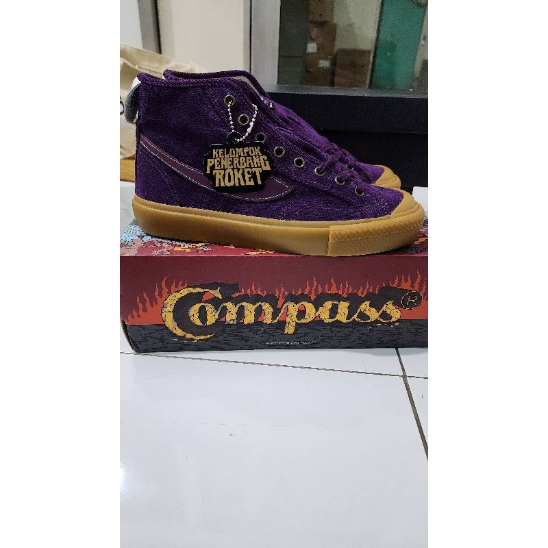 Compass X KPR (Kelompok Penerbang Roket)  Rey Marshall Size 41