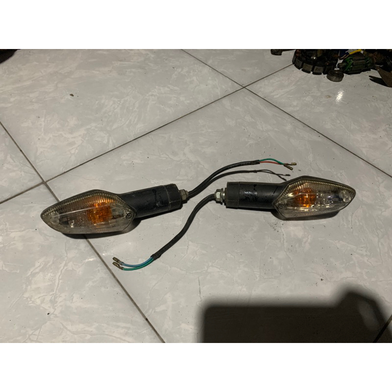 Satu Set Kanan Kiri Lampu Sein Riting CBR 150 Old CBR 250 Old ORI