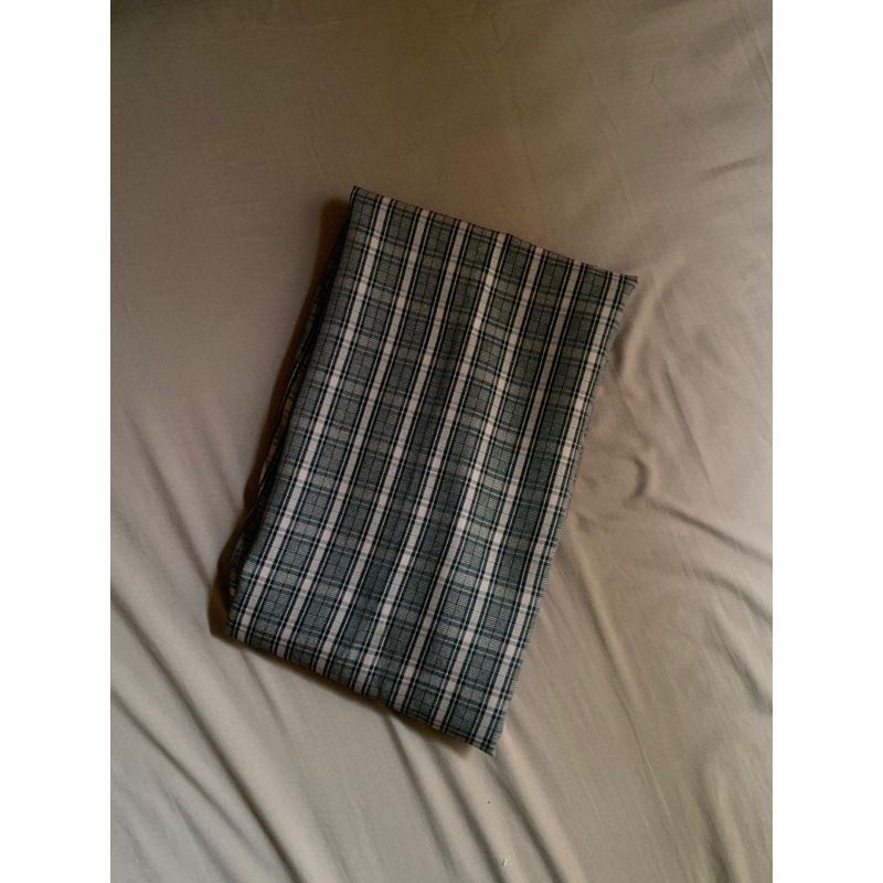 Rok span kotak kotak