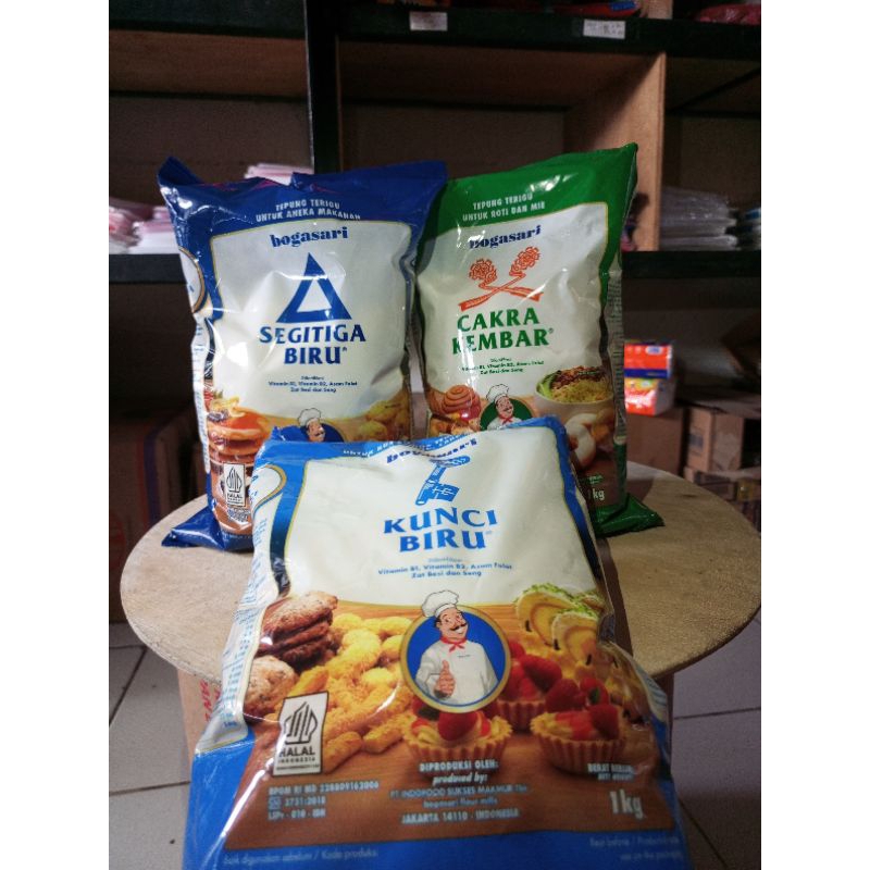 

Terigu Bogasari Segitiga Biru / Kunci Biru / Cakra Kembar 1 Kg