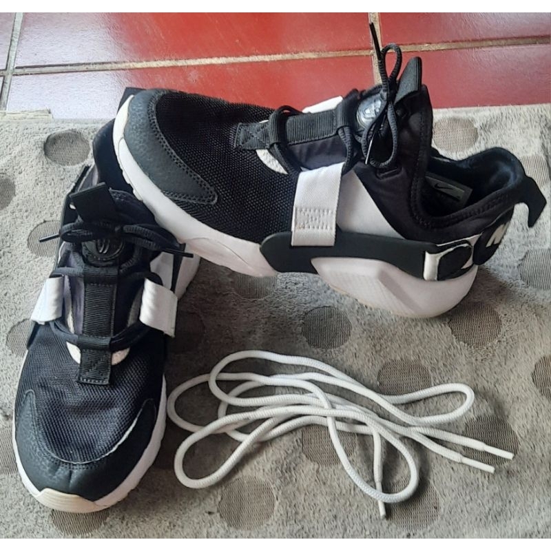 Huarache City Low 'Black White'