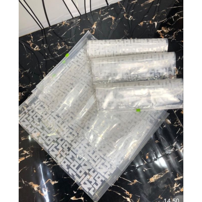 PLASTIK PEMBUNGKUS TAS