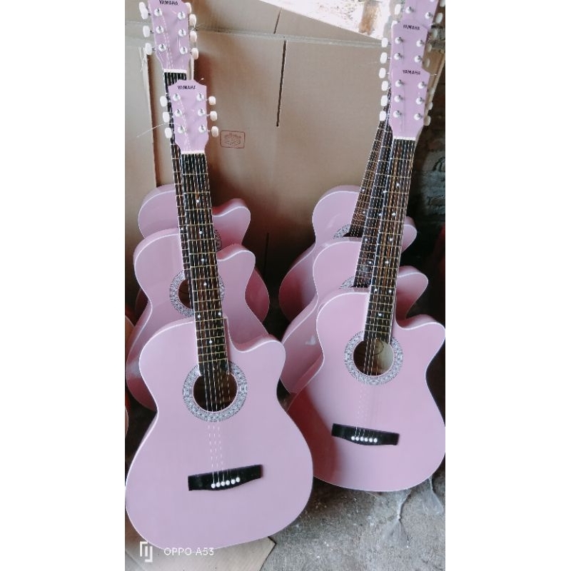 Yamaha Gitar Pink A53