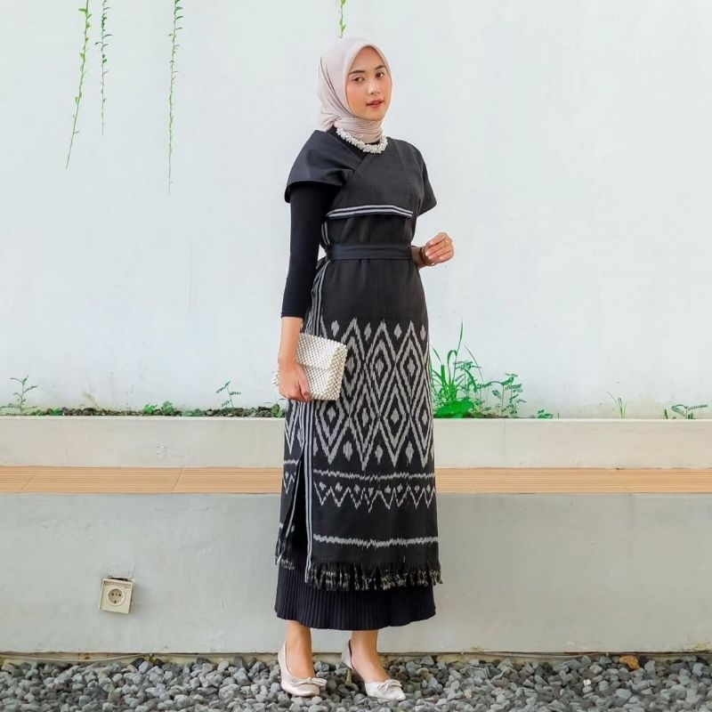 Baju tenun / baju wanita / dress wanita / kain tenun Asli