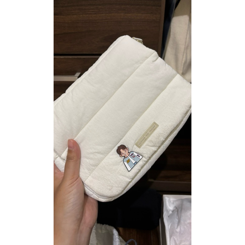 preloved btv puffy bag