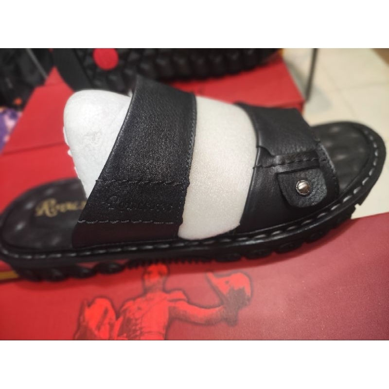 royal sutas sandal royal terbaru 2025