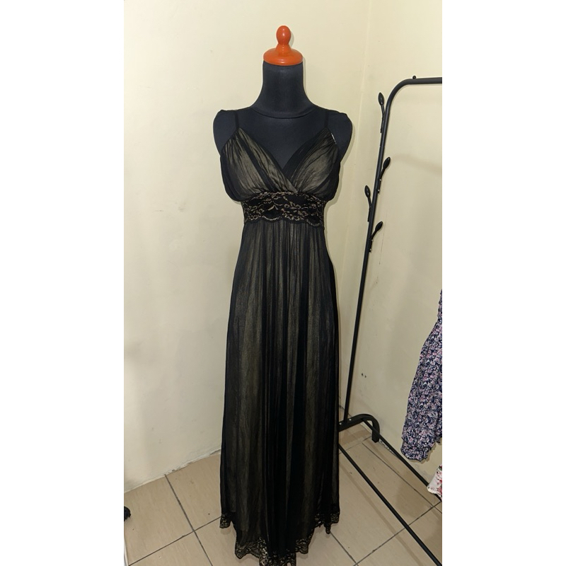 Dres hitam panjang lengan pendek mewah
