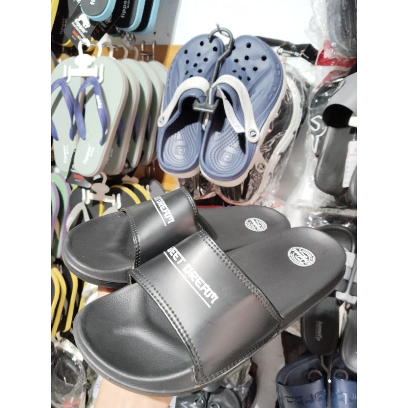 sandal slip on cowok