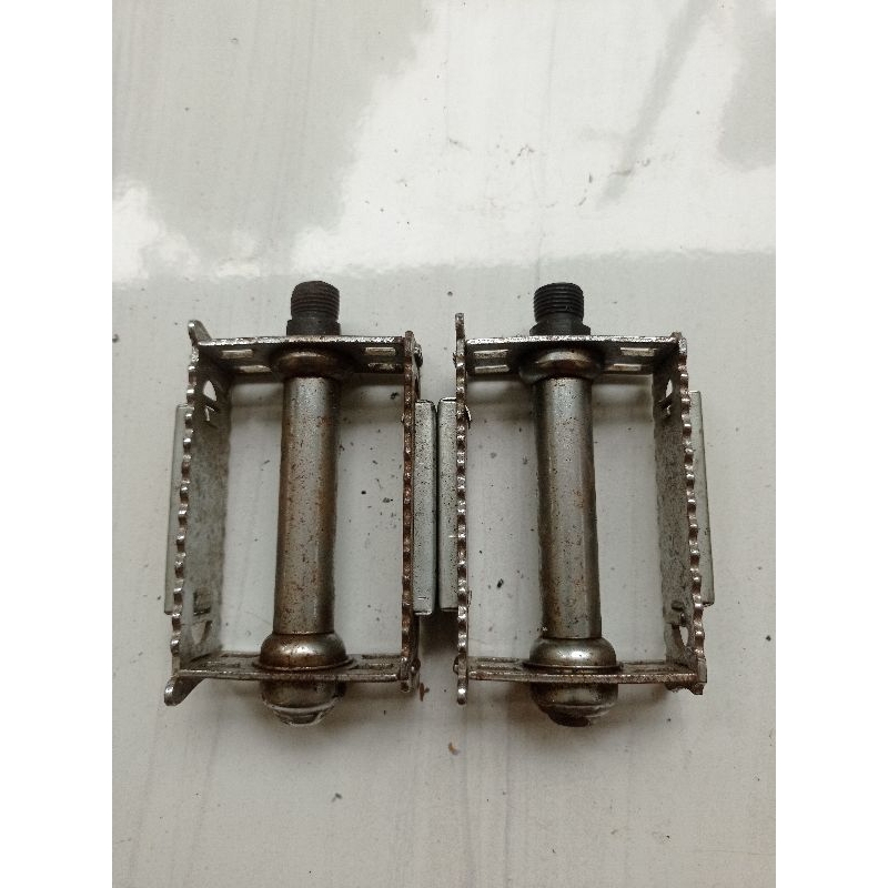 pedal sepeda balap jadul as besar non brand nos