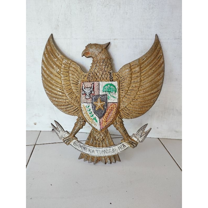 Lambang Burung Garuda Pancasila antik pajangan dinding ori lawas bahan besi vintage bhineka tunggal 