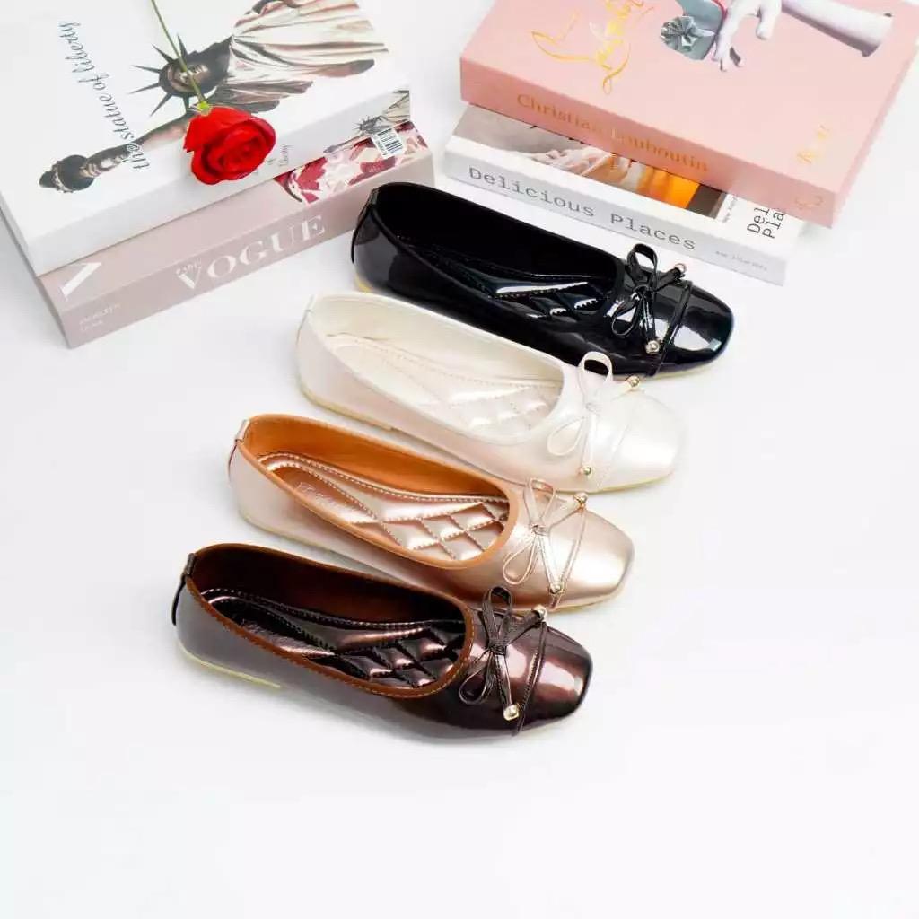 Flat Shoes Wanita Yura Simple Sol Hitam - Flat Shoes Simple - Flat Shoes Murah