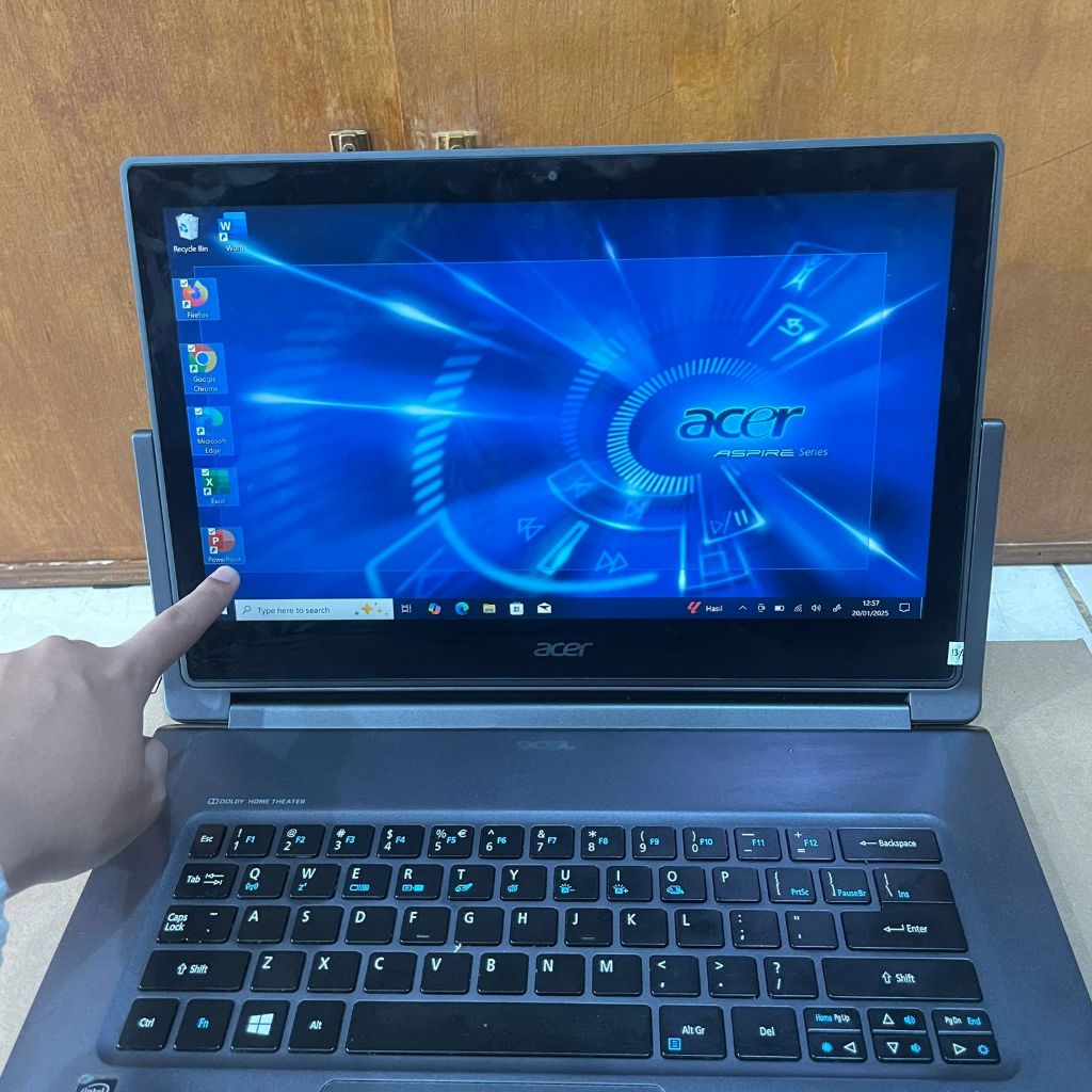 Laptop Acer Aspire R 13 R7-317T, Rotasi 6 In 1, Intel Core i5-5200U, Hd Graphics 520, Ram 4/128Gb+12