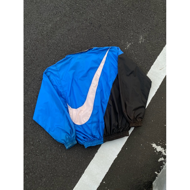 windbreaker nike big logo