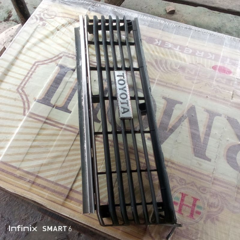 gril dpn toyota Corona tt132 barang sekn