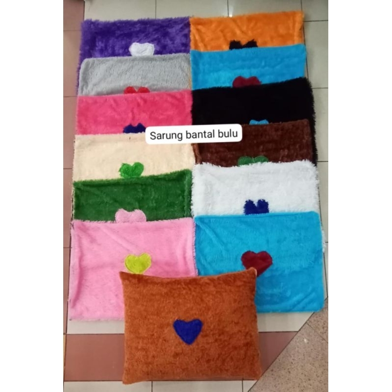Sarban Sargul polos bulu rasfur ukuran 45x60 resleting