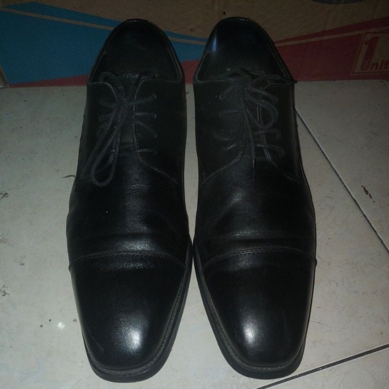 Sepatu Kulit Crocodile Pria Hitam