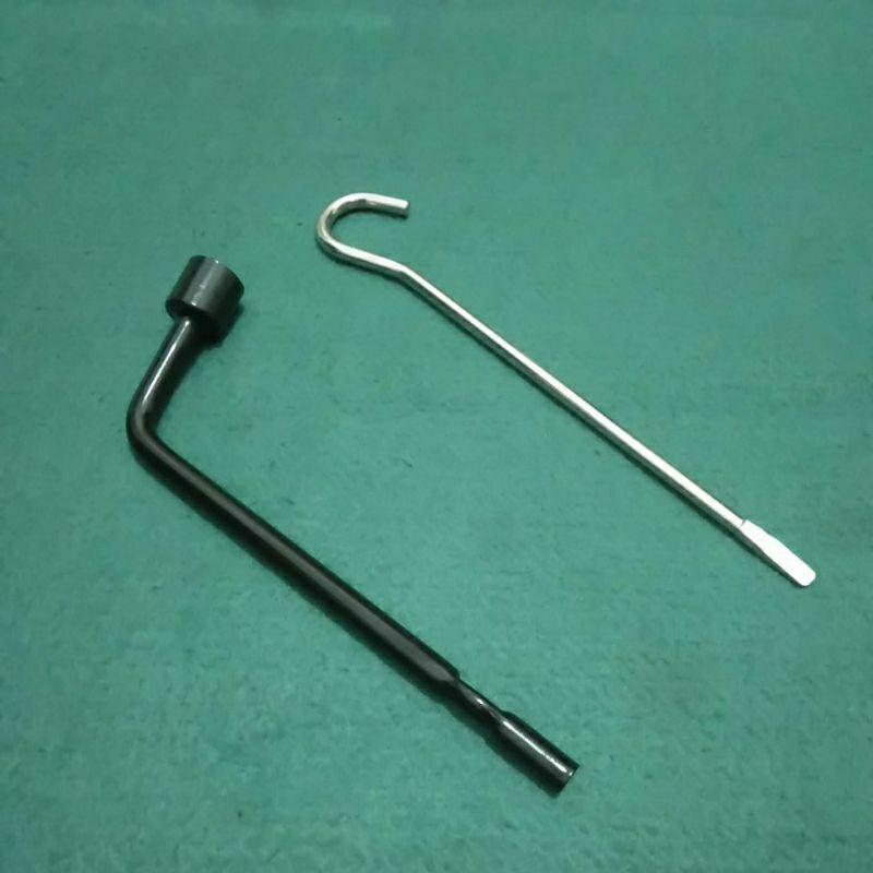 Kunci Roda & Handle Pemutar Dongkrak mobil Calya,Sigra,Ayla & Agya