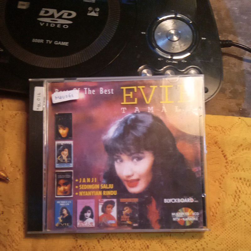 VCD BEST OF THE BEST EVIE TAMALA MDU061