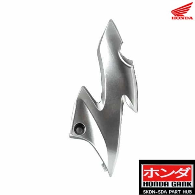 Cowl R FR SD Silver – CB150R StreetFire (Old) ORIGINAL 61302K15900ZA