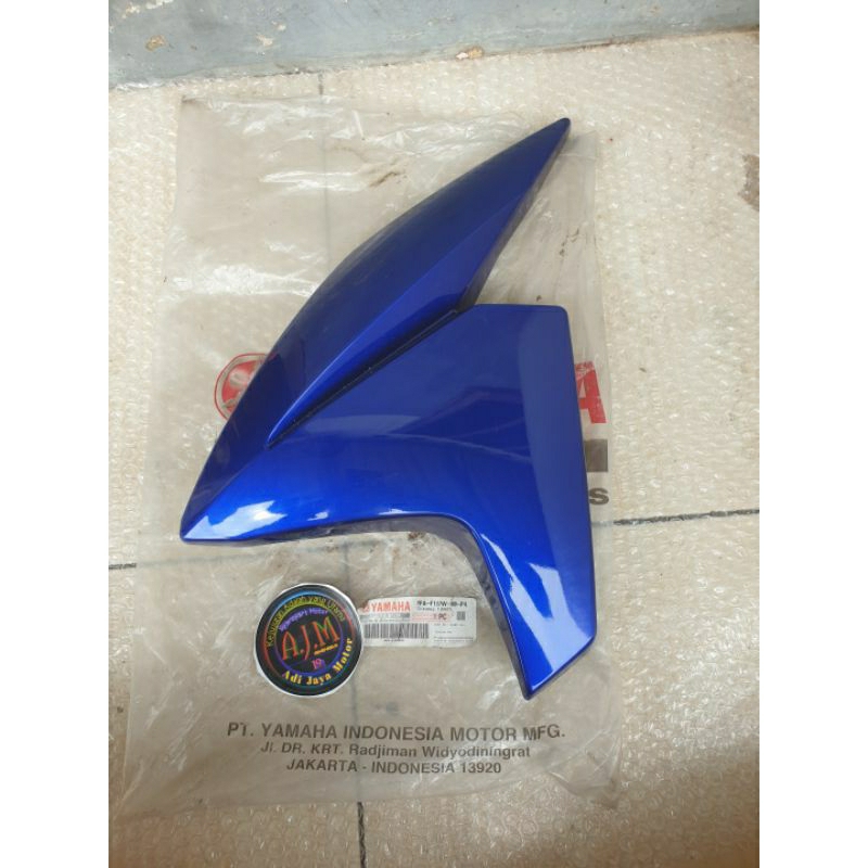 Cover Sayap Tangki Kiri Vixion New NVL Biru Original Yamaha 1PA-F137W-00-P4