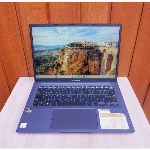 Laptop Asus VivoBook ASUS M1403QA AMD Ryzen 7 5800HS 8GB SSD256GB Normal Siap Pakai - Laptop Murah -