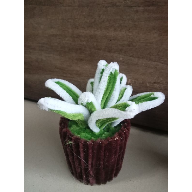 bunga kawat bulu / bunga dari kawat bulu / bunga hias kawat bulu / bunga hias kawat mercy / bunga hi