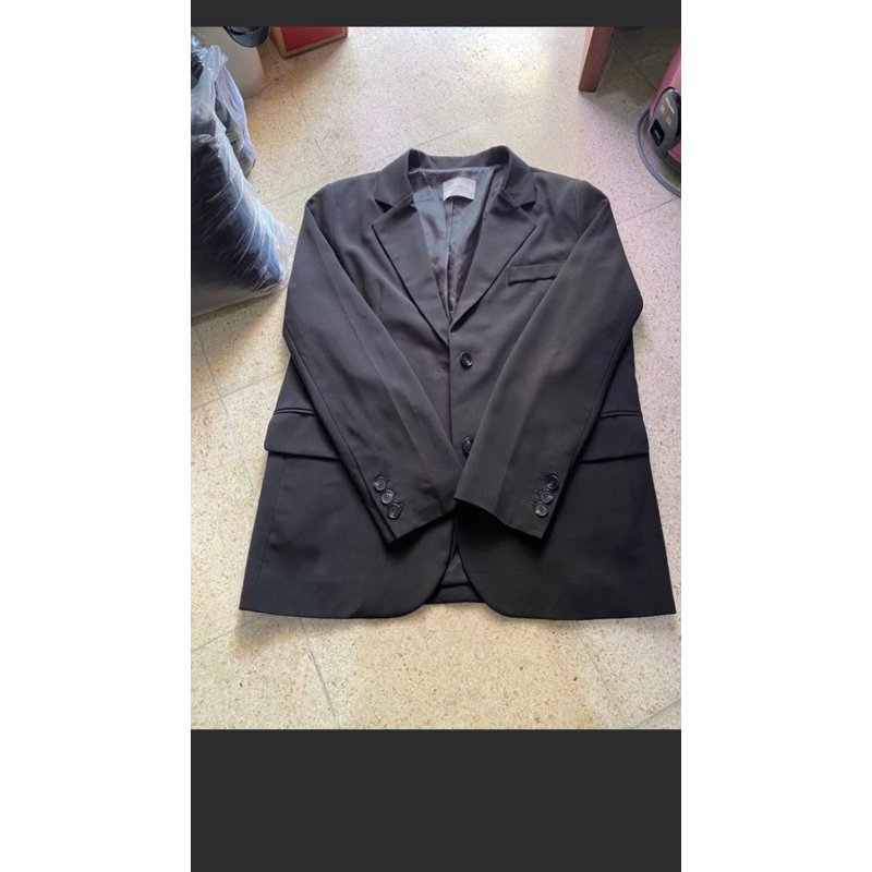 blazer hitam pekat