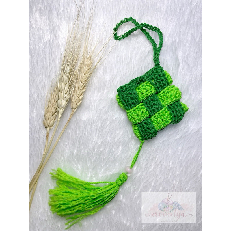 

Amplop THR Lebaran Rajut Handmade Unik Bentuk Ketupat