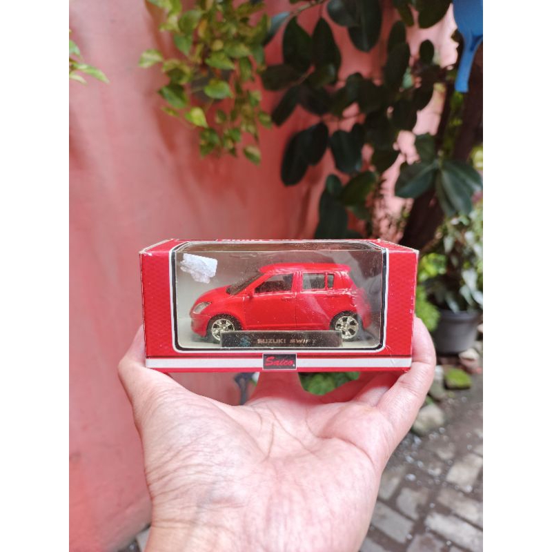 Diecast Saico Suzuki Swift Red 1/43 Loose