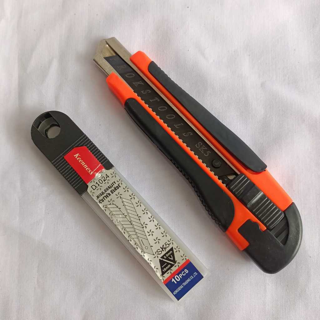 

SVR..!! alat pemotong kertas cutter high quality pisau cater karter