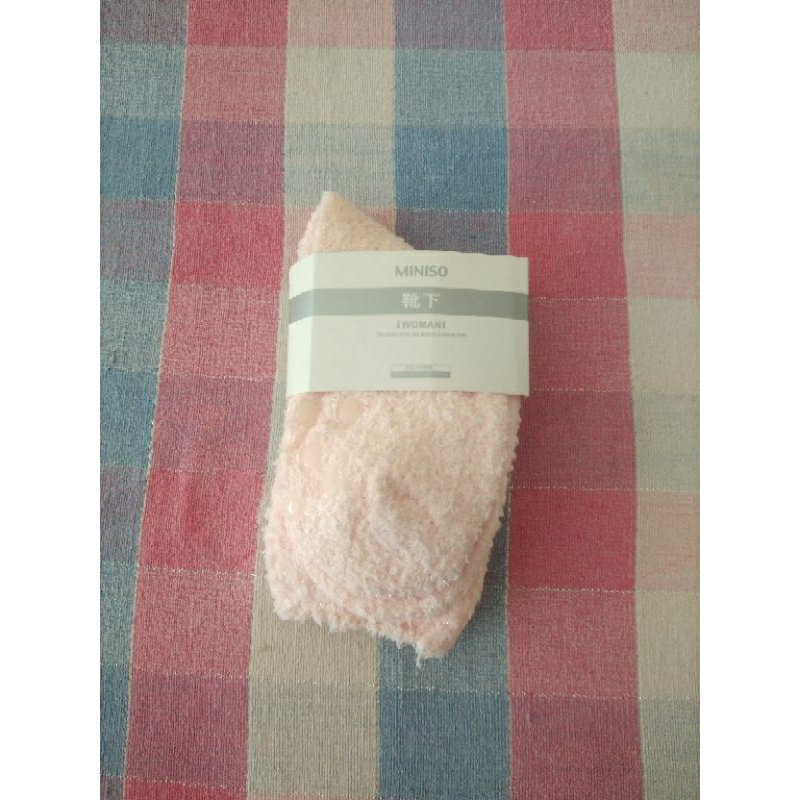 Kaos kaki wanita miniso