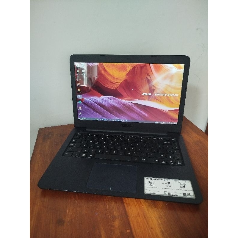 LAPTOP ASUS E402Y