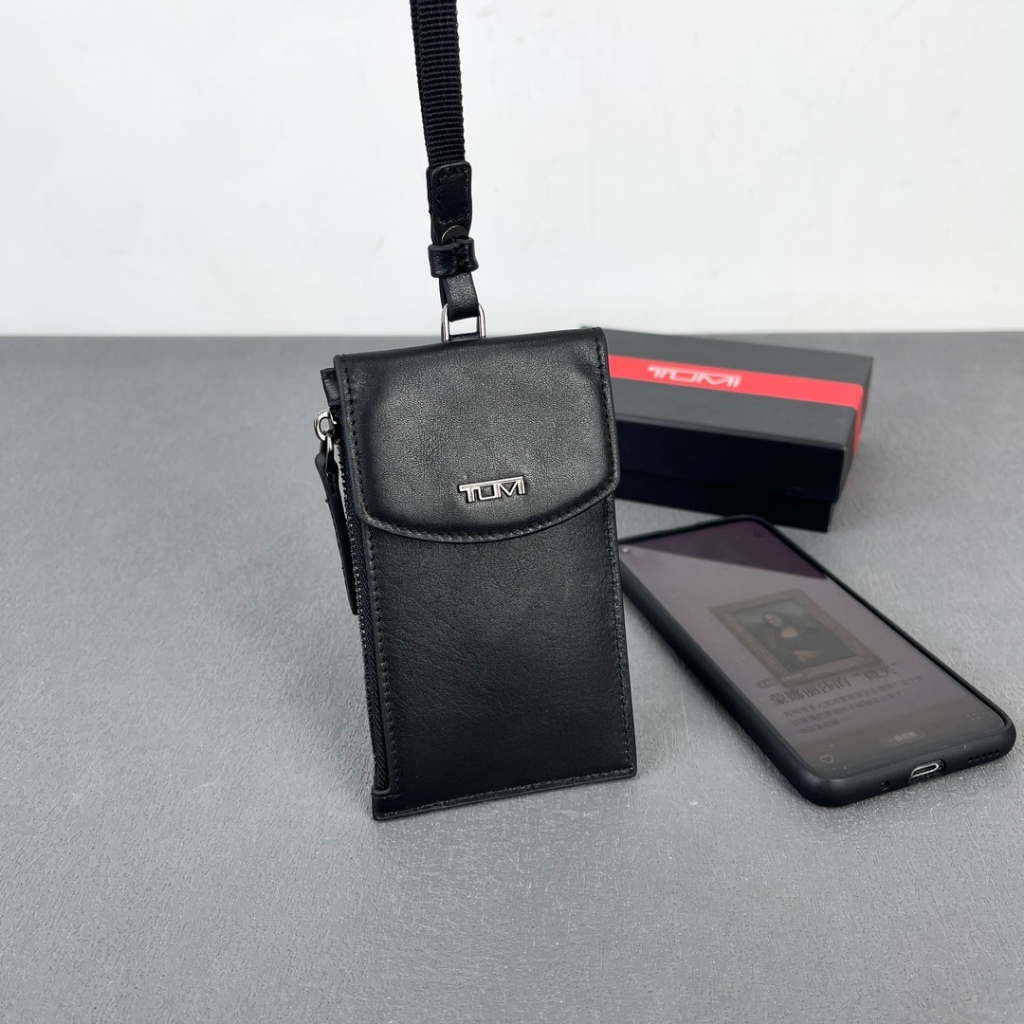 

Name tag - card holder