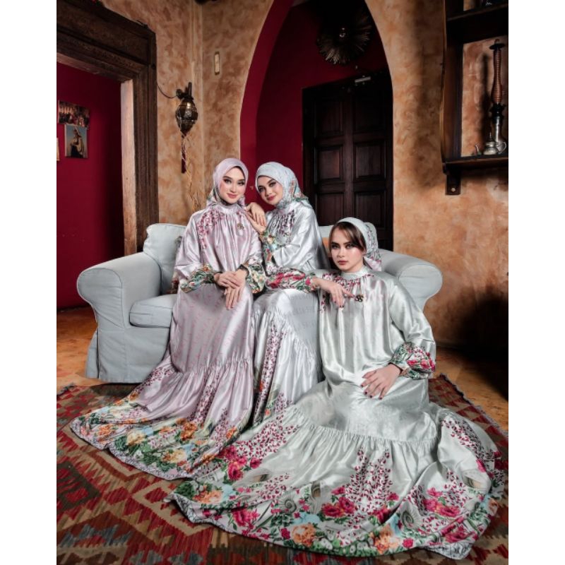 Dress Flower by Shella Saukia