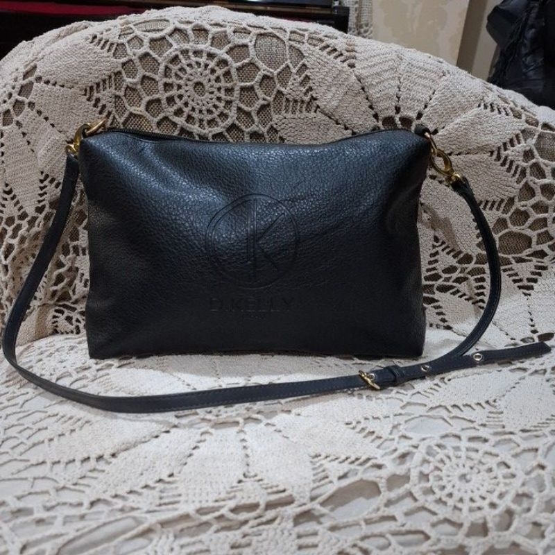 D.KELLY JAPAN LEATHER SLING BAG PRELOVED VVGC