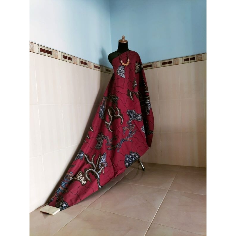 Kain Batik Tulis Pamekasan Madura Seri Warna Merah