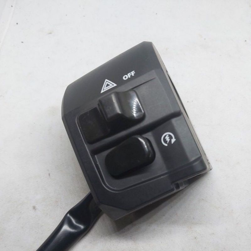 SAKLAR HOLDER KANAN YAMAHA AEROX 2021
