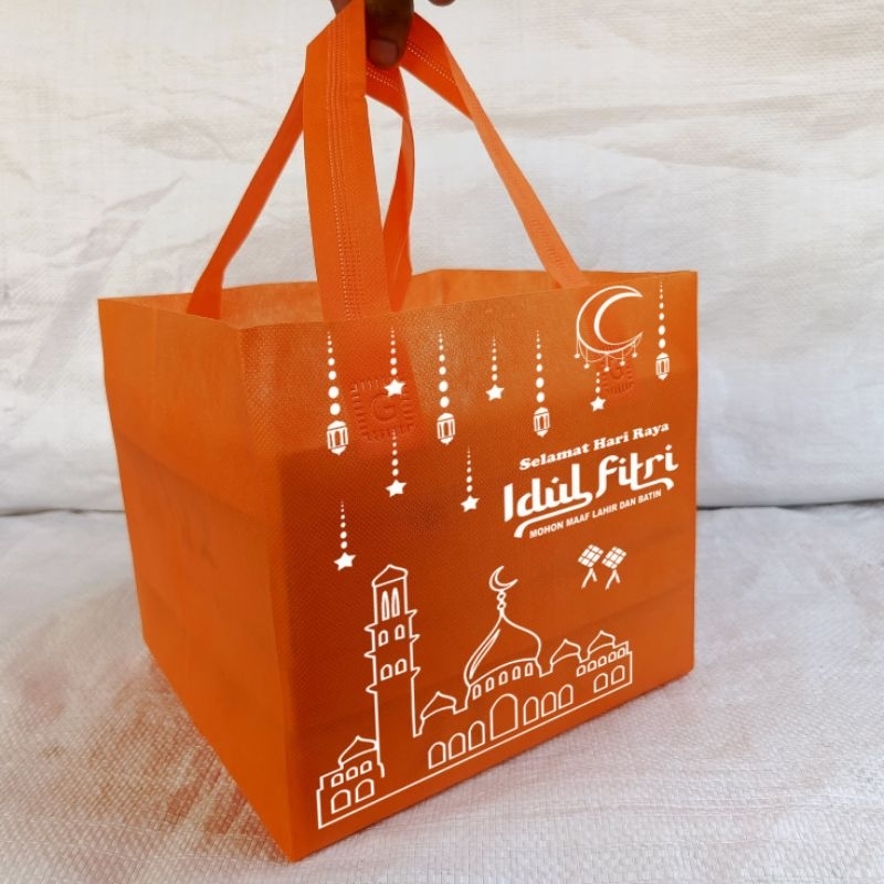 

(isi 12 pcs) Edisi Lebaran Tas Box Dus pres 22x22| Tas Kotak Nasi | Tas Box Hajatan