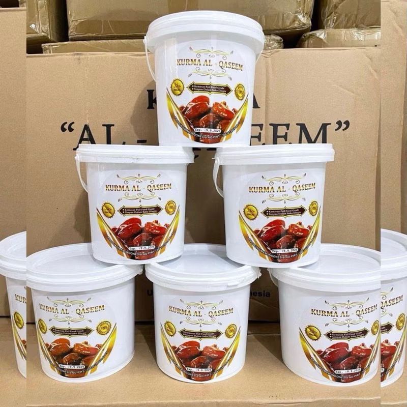 

BISMILLAH354 Kurma Ember Al Qaseem Kurma Oleh-oleh Haji Al Qassim Kemasan Segel 500 gram Original