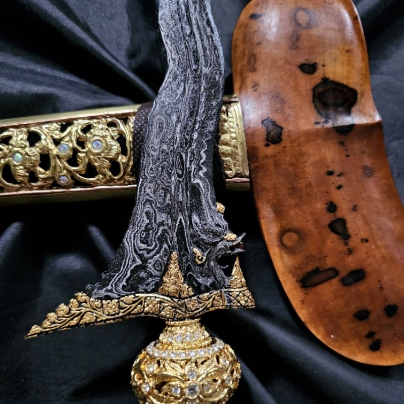 Keris Nogo Siluman Luk 13  II Kinatah Sepuh Emas Pamor Untu Walang