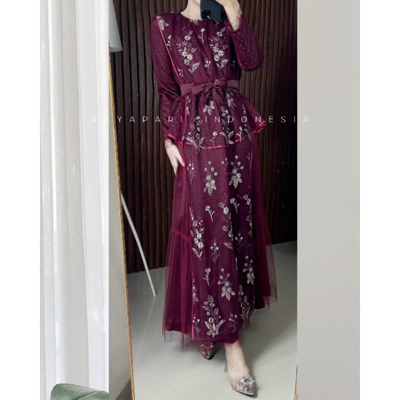 Rayapari Indonesia - Qamaira Dress Burgundy