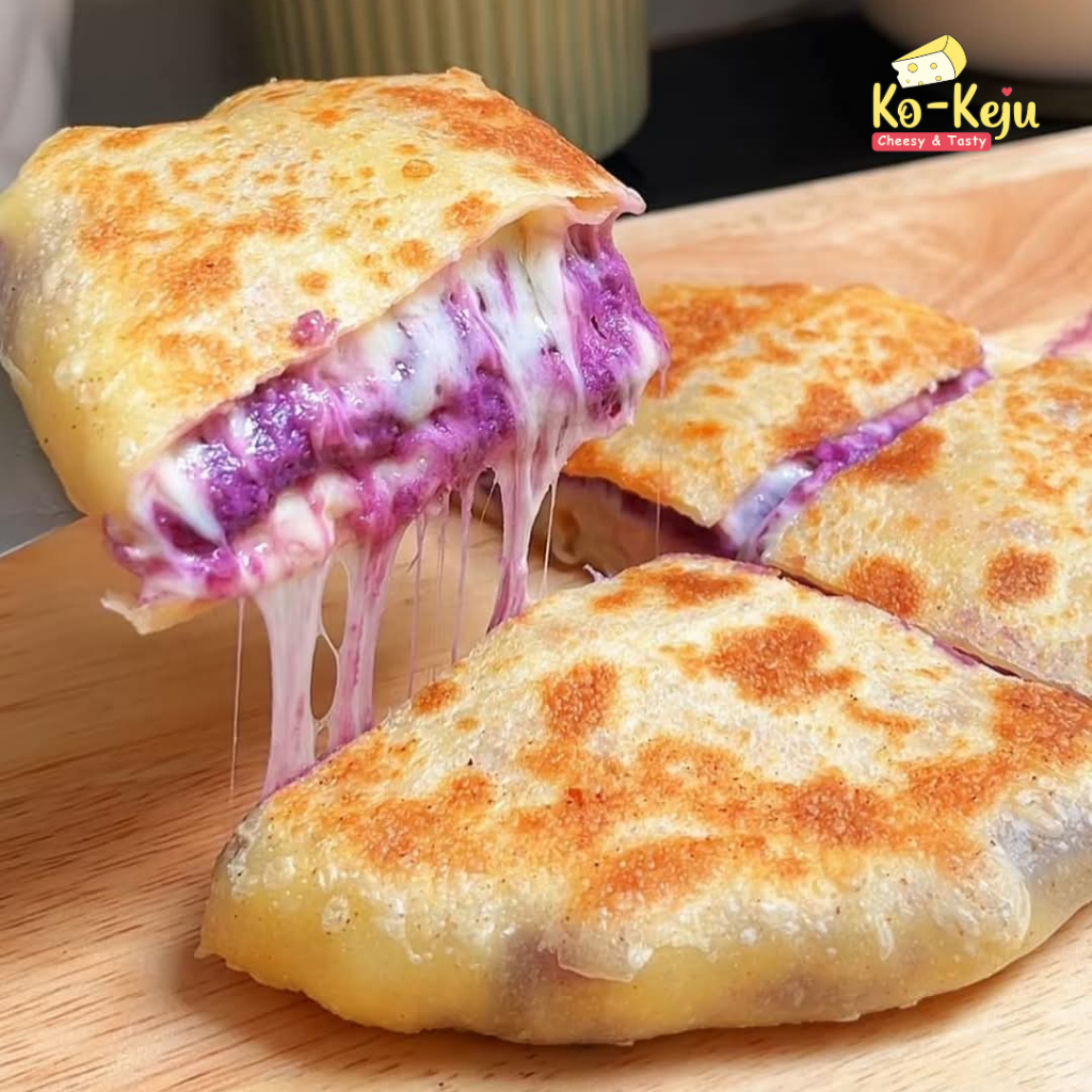 

Ko-Keju Korean Sweet Potato Cheese Bread PizzaCheese